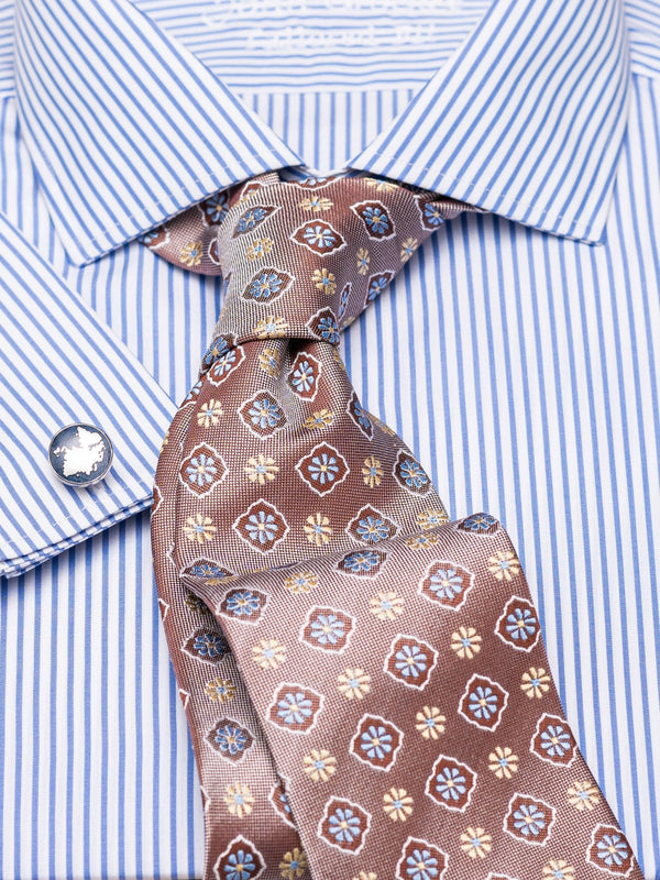 Herrenhemd Slim Fit Cut-Away gestreift in Blau, Frontalansicht