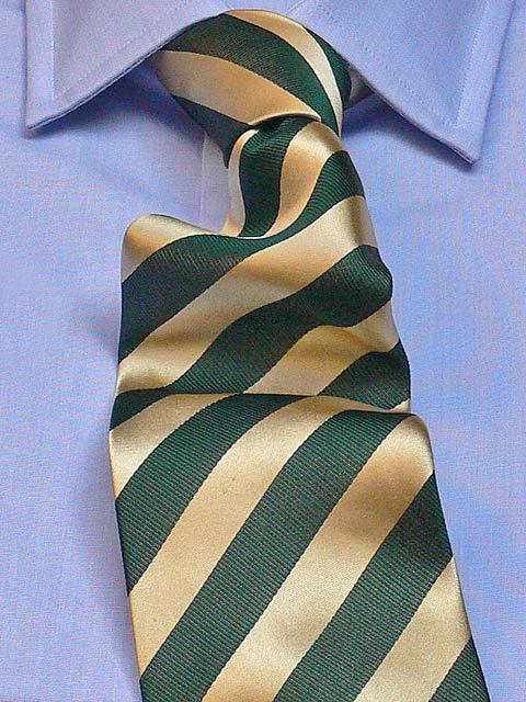 Krawatte: Krawatte mit Clubstreifen in grün/gold | John Crocket – Fine British Clothing