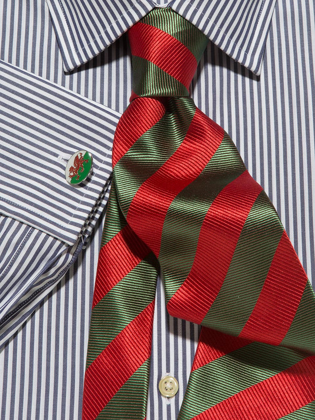 Krawatte: Krawatte mit Clubstreifen in grün/rot | John Crocket – Fine British Clothing