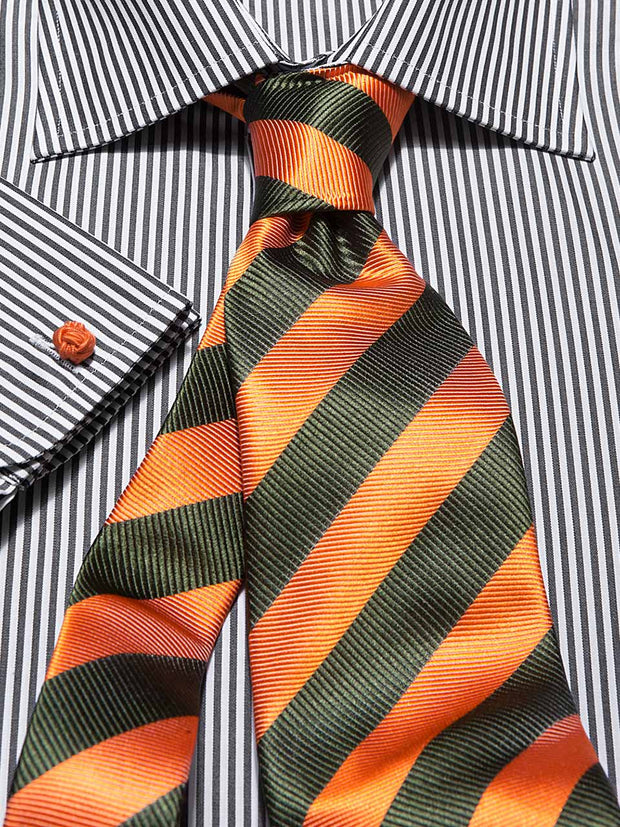 Krawatte: Krawatte mit Clubstreifen in oliv/orange | John Crocket – Fine British Clothing